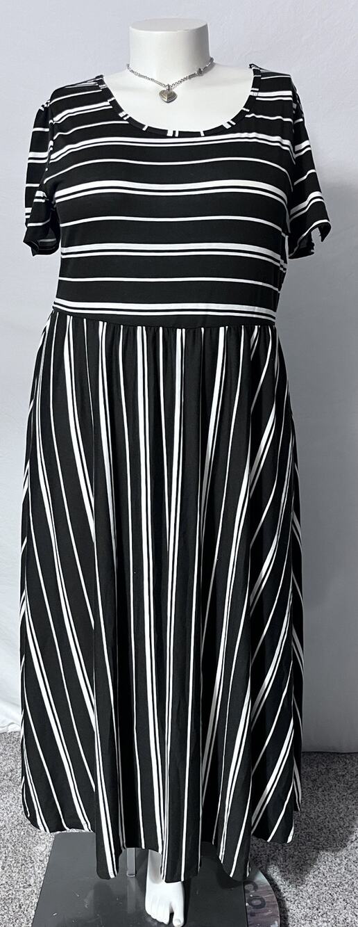 LuLaRoe 3XL Black White Striped Short Sleeve Maxi Dress Jessie A-Line